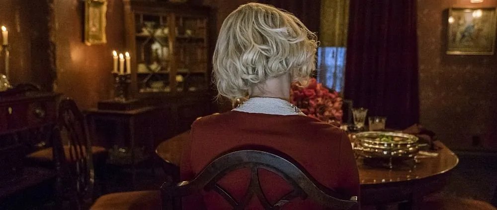 Während es für Norma (Vera Farmiga) längst zu spät ist...