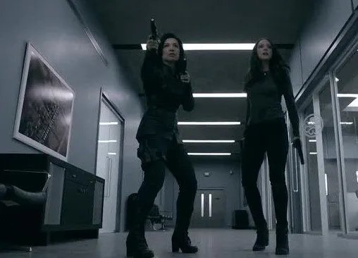 Szenenfoto aus der „Marvel%26#039,s Agents of S.H.I.E.L.D.“-Episode „All the Madame%26#039,s Men“