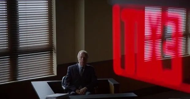 Am Ende ist Chuck (Michael McKean) allein.