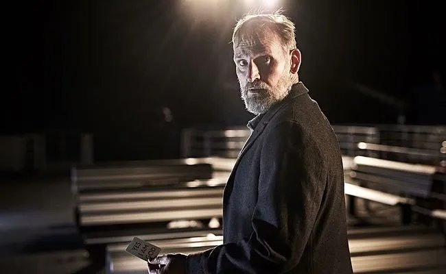 Hat Matt (Christopher Eccleston) Gott nun endlich gefunden?