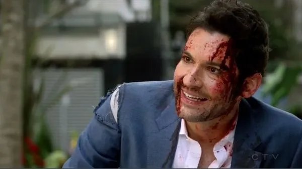 Lucifer (Tom Ellis) und Maze (Lesley-Ann Brandt) lösen ihre Spannungen.