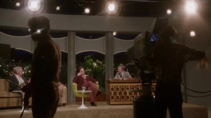Clay (Sebastian Stan) bei Carson in der Show