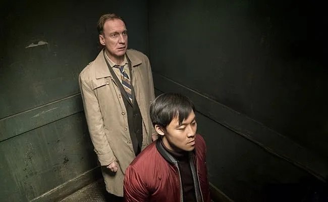 Varga (David Thewlis, l.) könnte ungeschoren davonkommen.