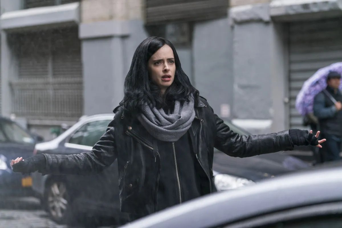 Jessica Jones in einem Szenenfoto aus „Marvel%26#039,s The Defenders“