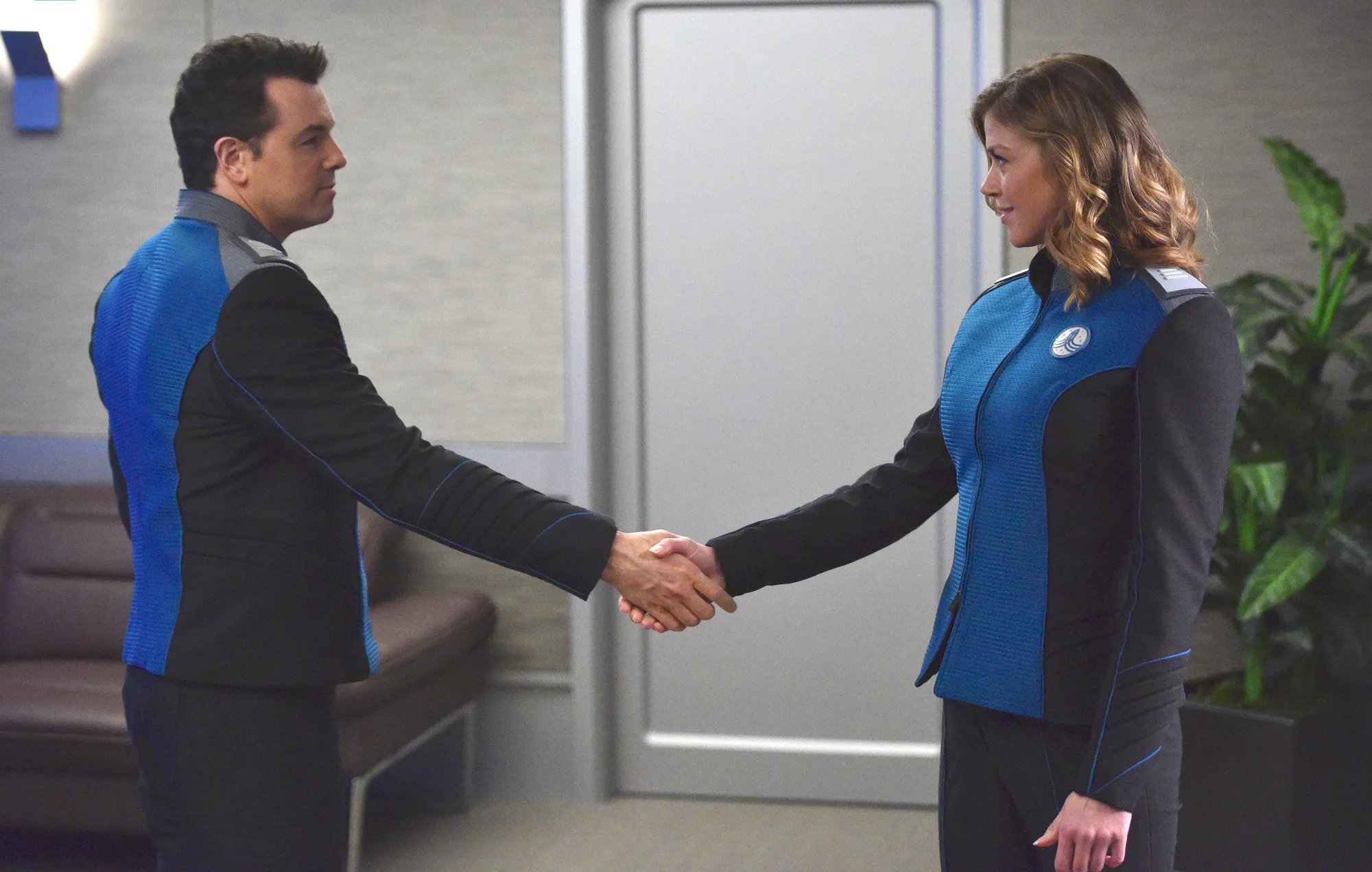 Seth MacFarlane und Adrianne Palicki in „The Orville“