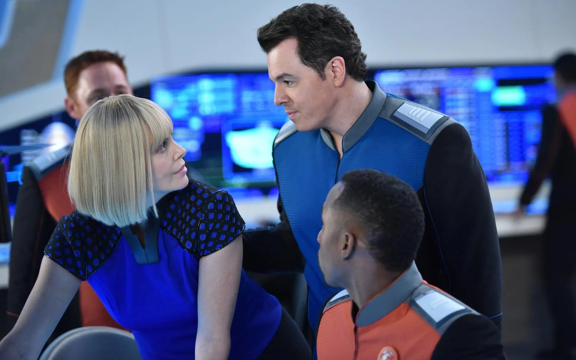 Charlize Theron und Seth MacFarlane in „The Orville“