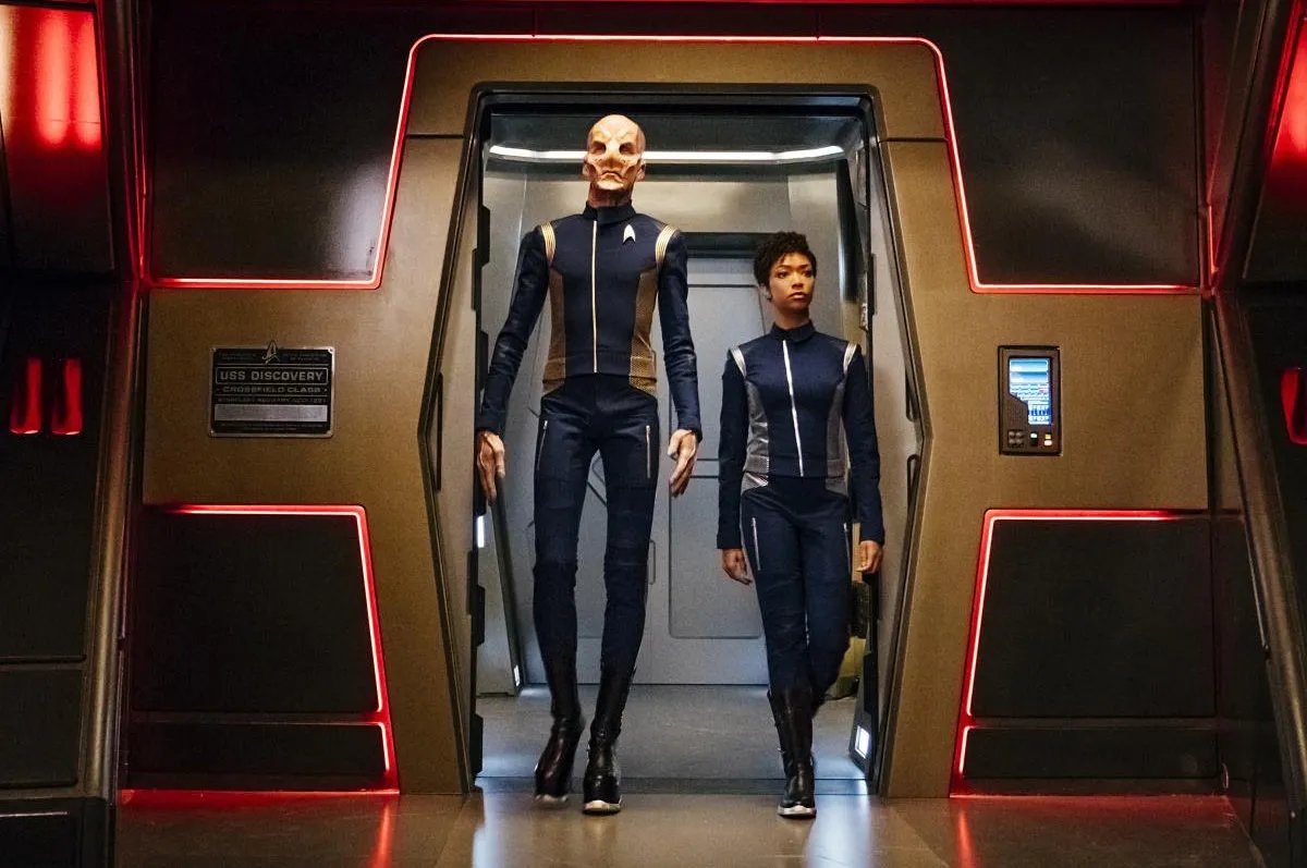 Doug Jones und Sonequa Martin in „Star Trek: Discovery“