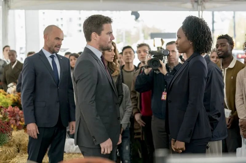 Szenenfoto aus der „Arrow“-Episode „Thanksgiving“