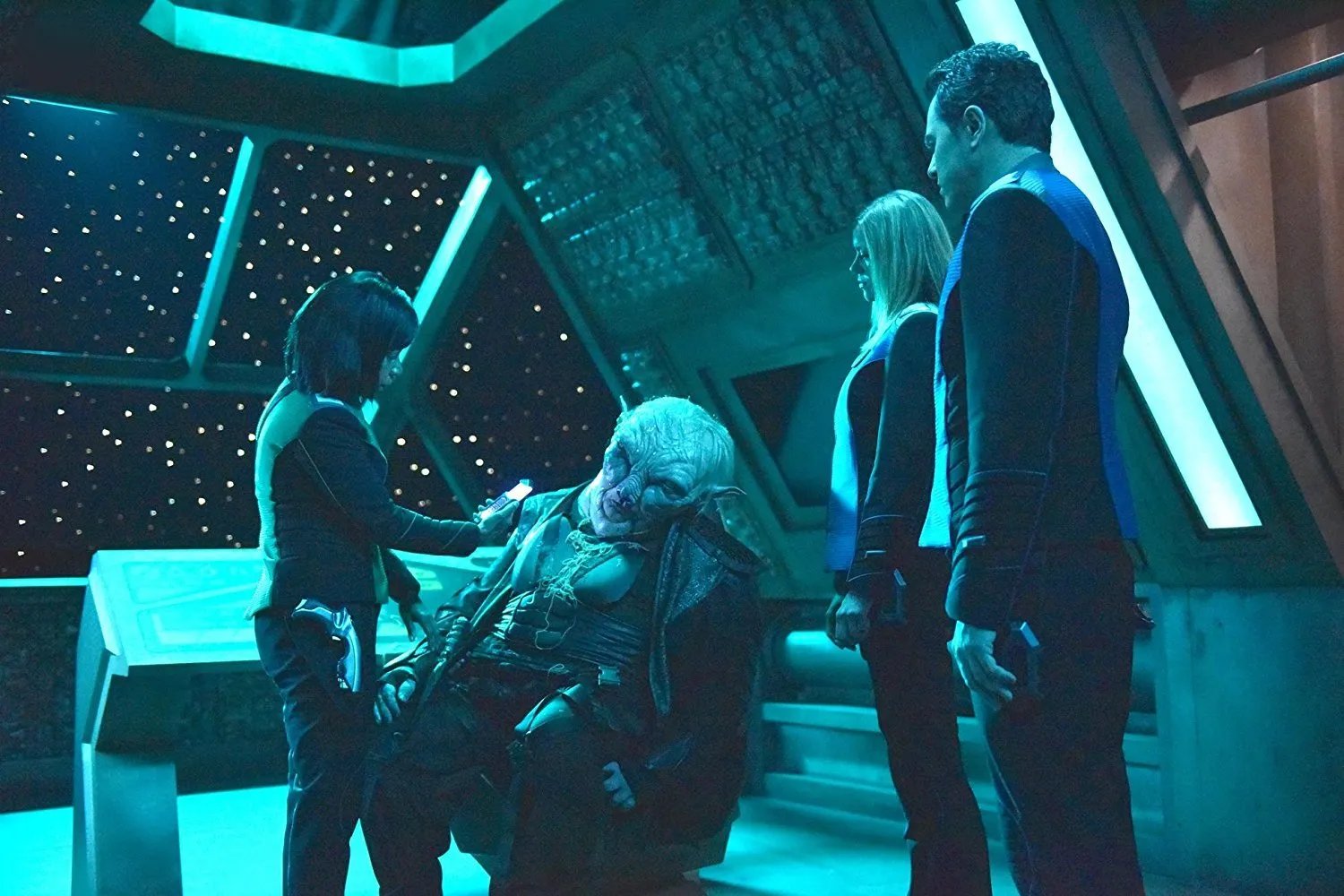 Penny Johnson Jerald, Seth MacFarlane, Paul Vogt und Adrianne Palicki in „The Orville“
