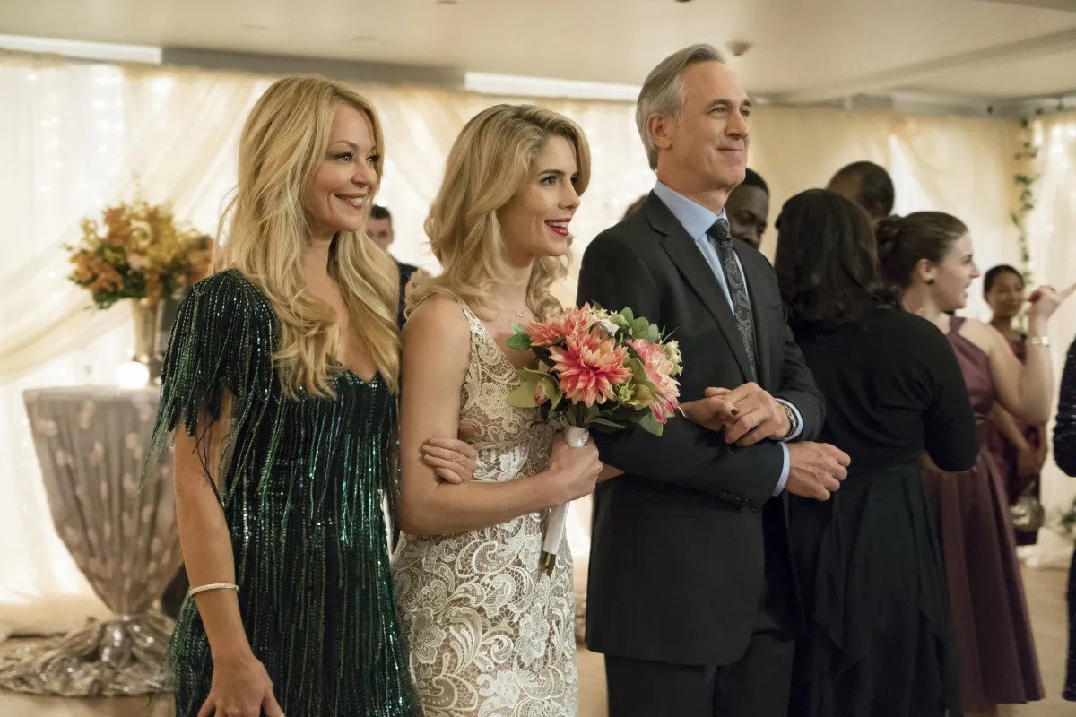 Szenenfoto aus der „Arrow“-Episode „Irreconcilable Differences“