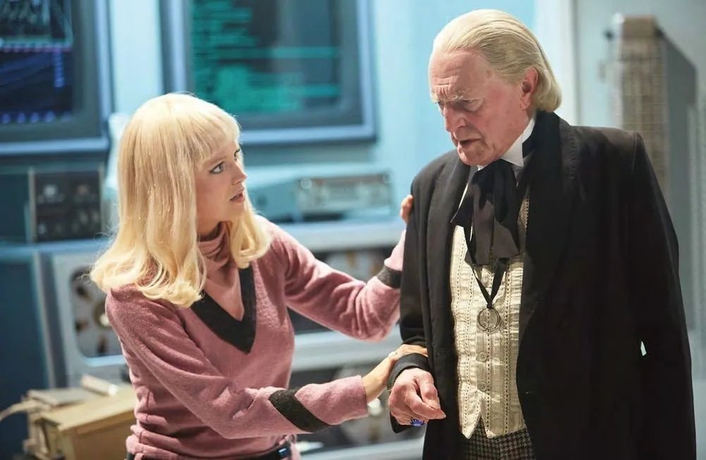 David Bradley und Lily Travers in „Twice Upon a Time“