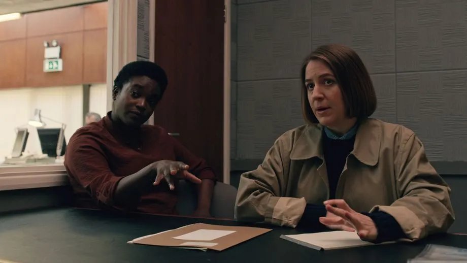 Teri (Wunmi Mosaku, l.) und Eunice (Gemma Whelan) tragen einen großen Teil zum Gelingen der Serie bei.
