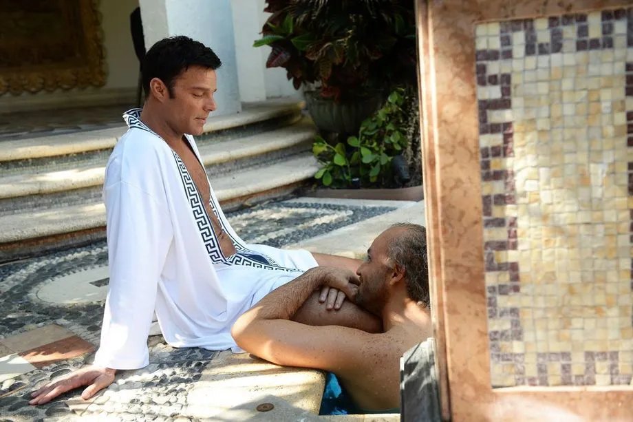 Ein aus glücklichen Zeiten: Gianni (Edgar Ramirez, r.) und sein Freund Antonio (Ricky Martin)