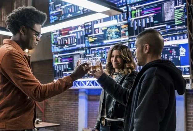 Szenenfoto aus der „Arrow“-Folge „Divided“