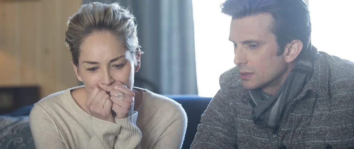 Sharon Stone und Frederick Weller in „Mosaic“