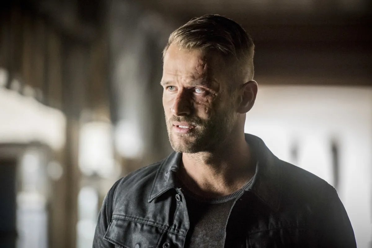 Szenenfoto aus der „Arrow“-Episode „We Fall“