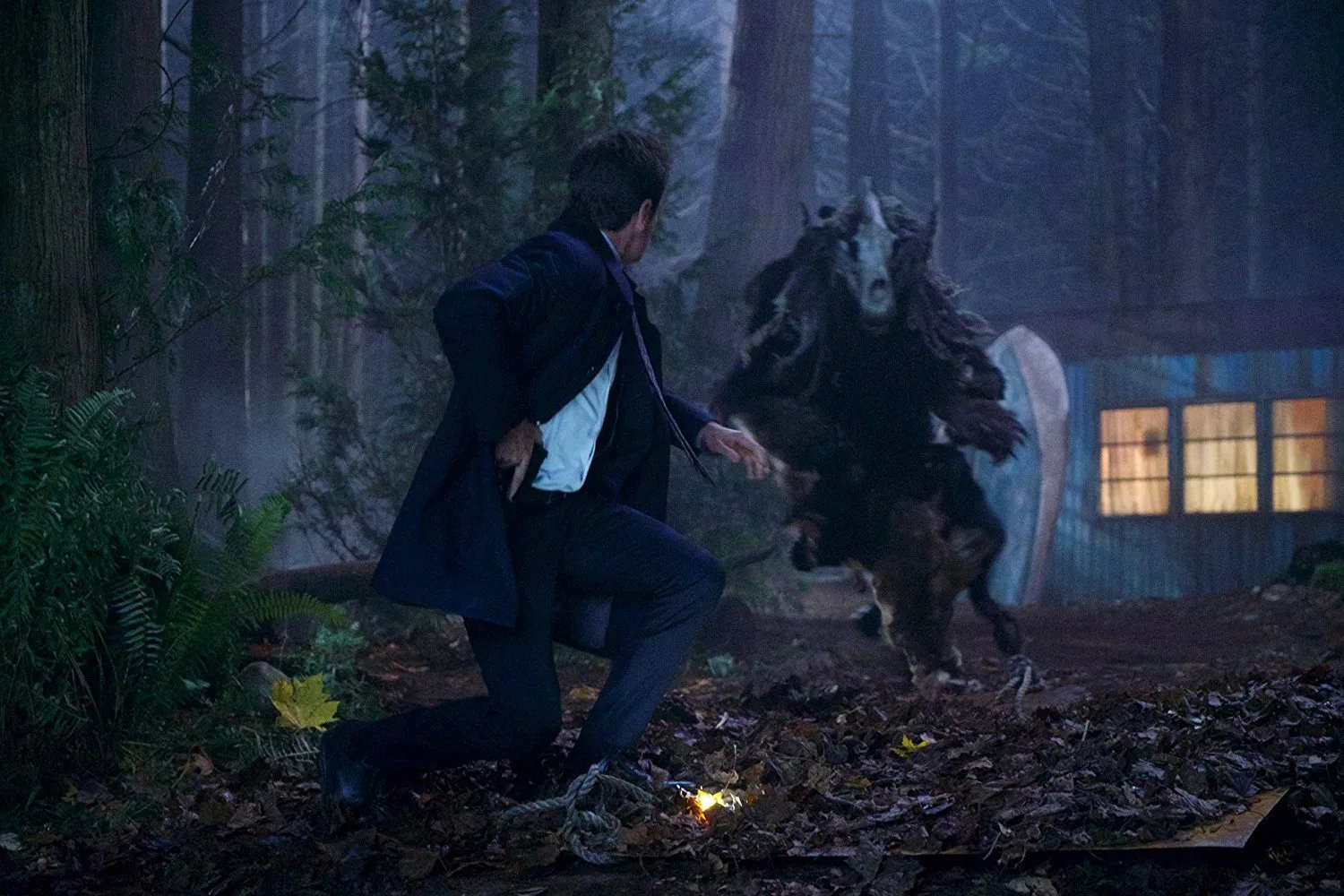 Mulder und ein Monster in „The X-Files“