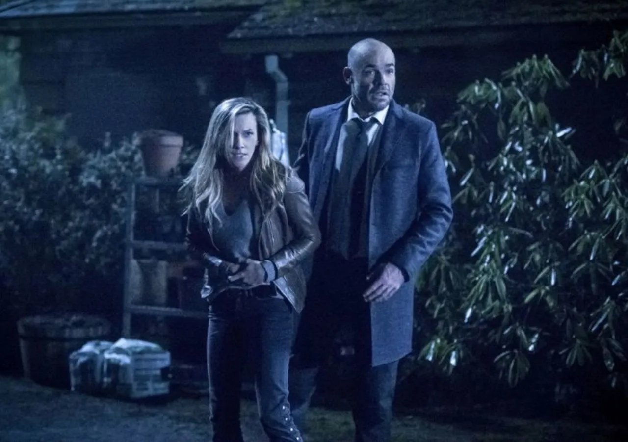Szenenfoto aus der „Arrow“-Folge „Collision Course“