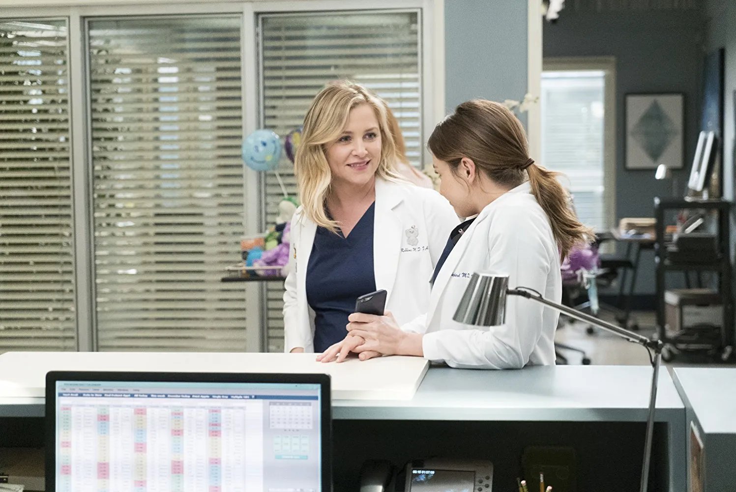 Jessica Capshaw und Caterina Scorsone