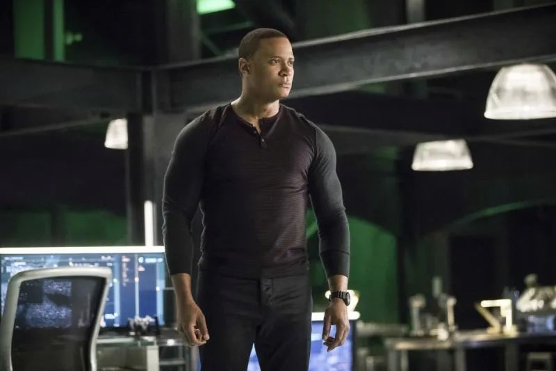 Szenenfoto aus der „Arrow“-Episode „Brothers in Arms“