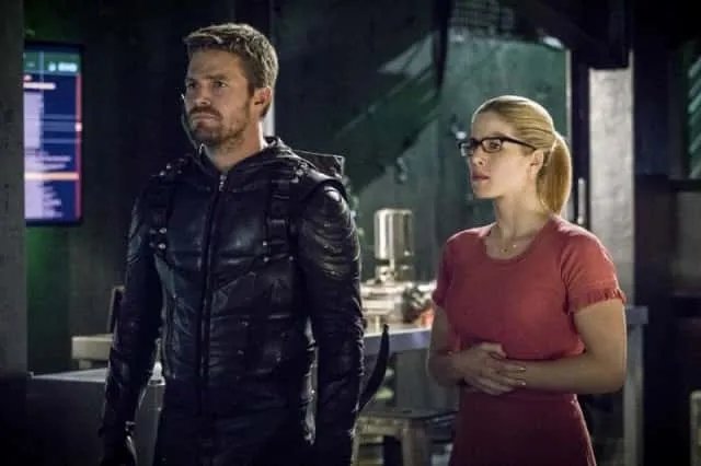 Szenenfoto aus der „Arrow“-Episode „Brothers in Arms“