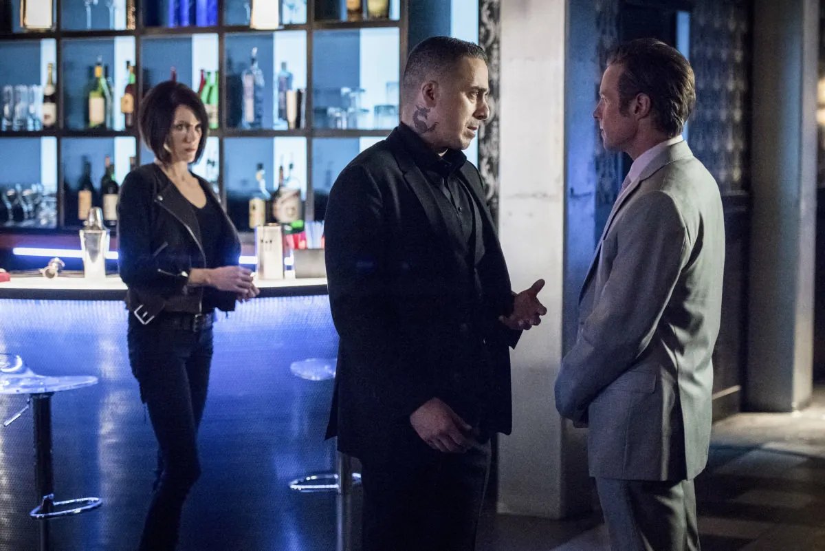 Szenenfoto aus der „Arrow“-Folge „The Dragon“