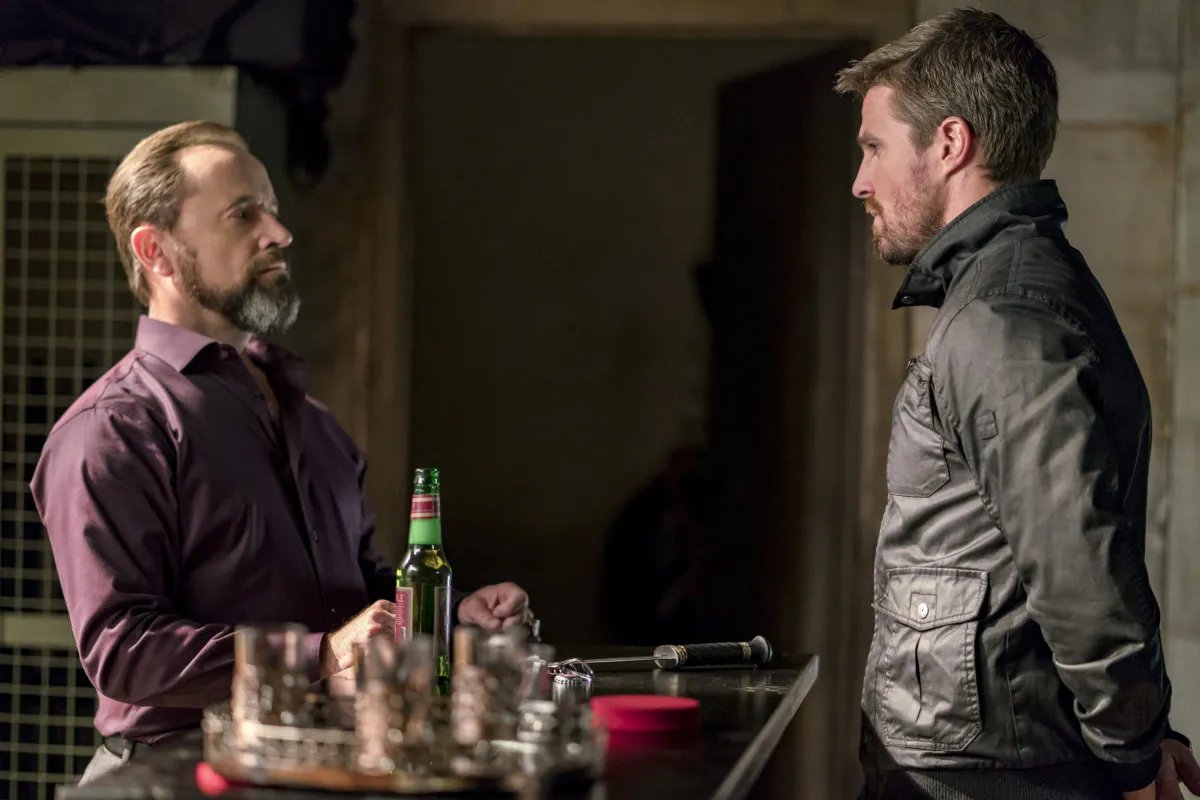 Szenenfoto aus der „Arrow“-Episode „Shifting Allegiances“