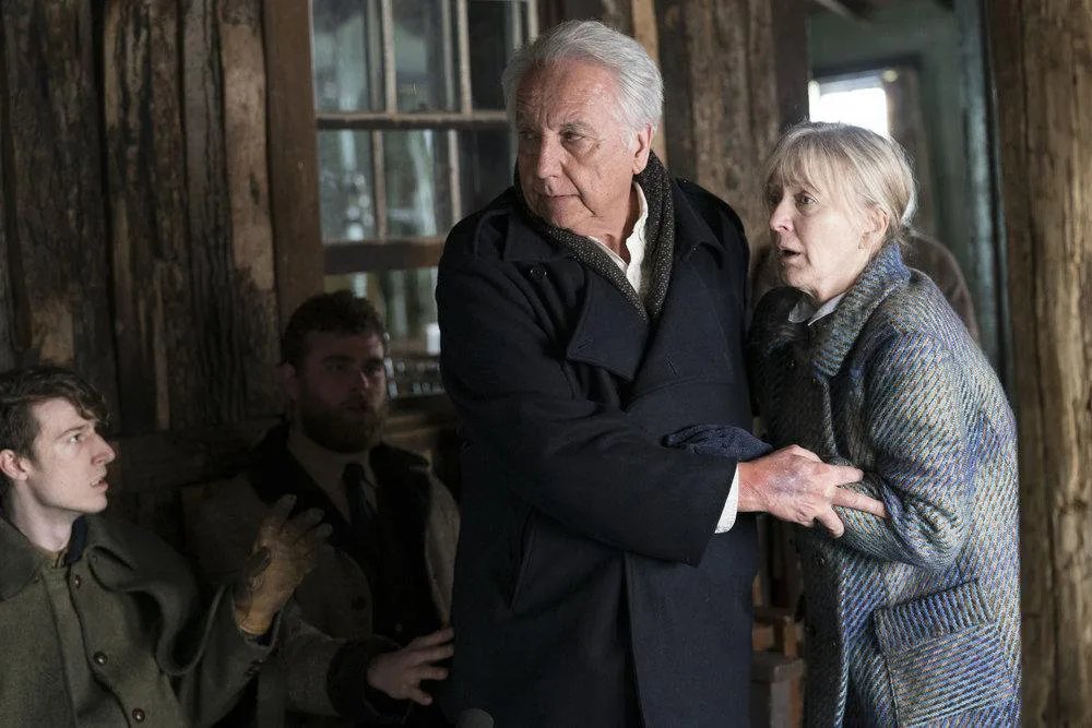 Bob Gunton und Caroline Lagerfelt in „The Blacklist“