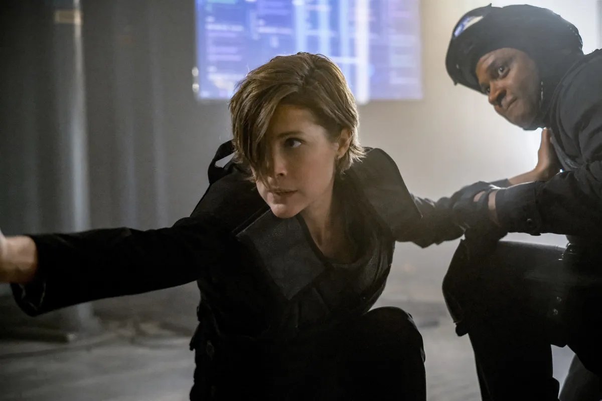 Szenenfoto aus der „Arrow“-Folge „The Ties That Bind“ (6x22)