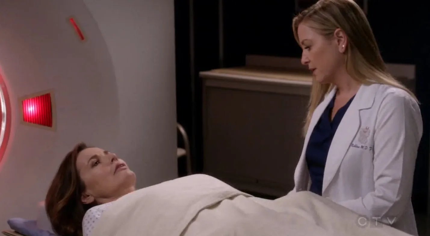 Jessica Capshaw und Geena Davis in „Grey%26#039,s Anatomy“