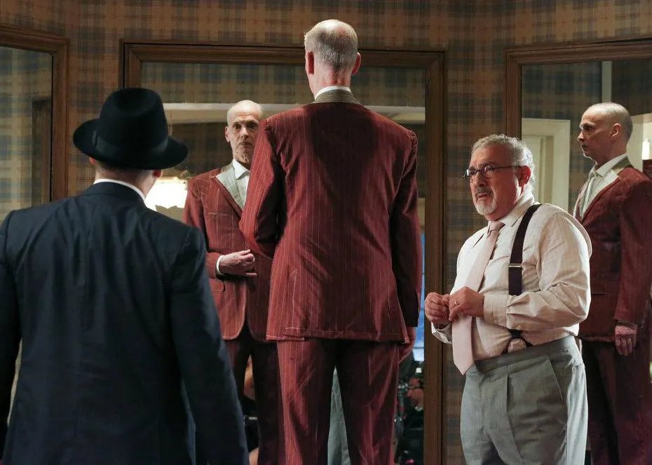 James Spader, John Waters und Stuart Zagnit in „The Blacklist“