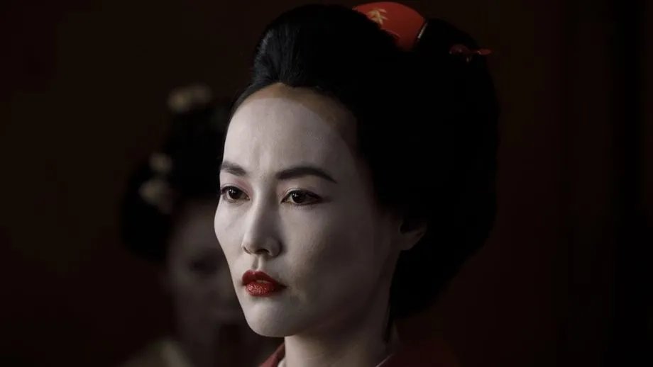 Das Lebensprogramm von Akane (Rinko Kikuchi) ähnelt dem von Maeve auf verblüffende Weise.