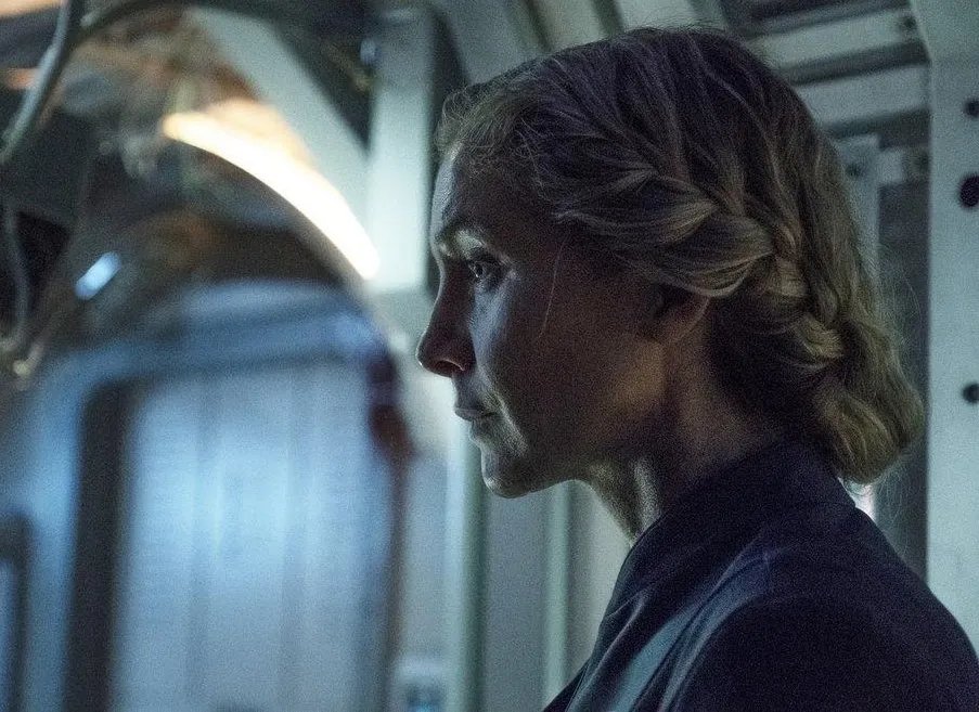 Anna (Elizabeth Mitchell) in der Serie „The Expanse“