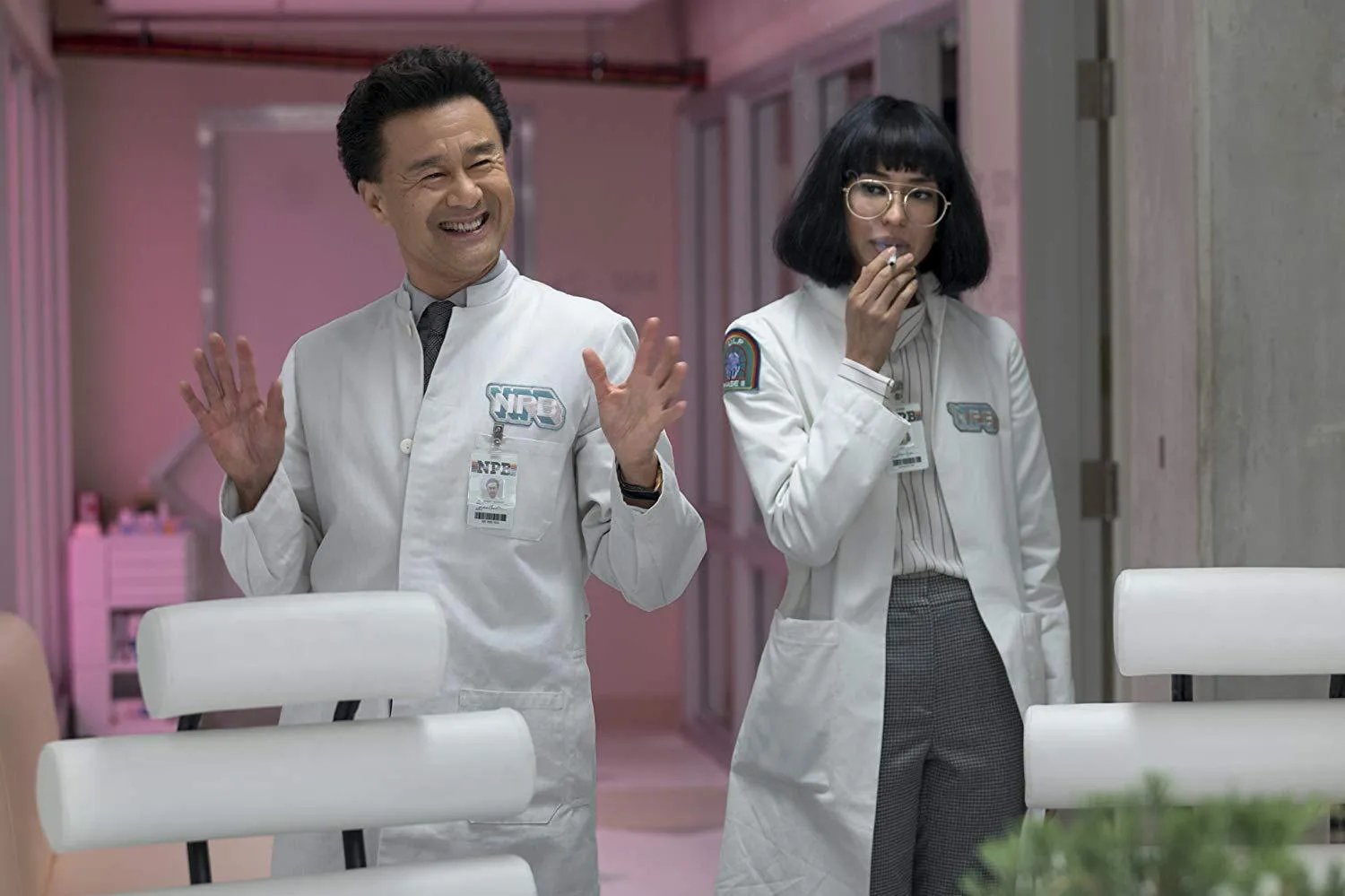 In den vertrauensvollen Händen von Dr. Muramoto (Rome Kanda) und Dr. Fujita (Sonoya Mizuno).