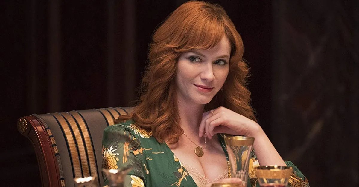 Olivia (Christina Hendricks) will trotz all des Wahnsinns während ihres Filmdrehs einen kühlen Kopf behalten.