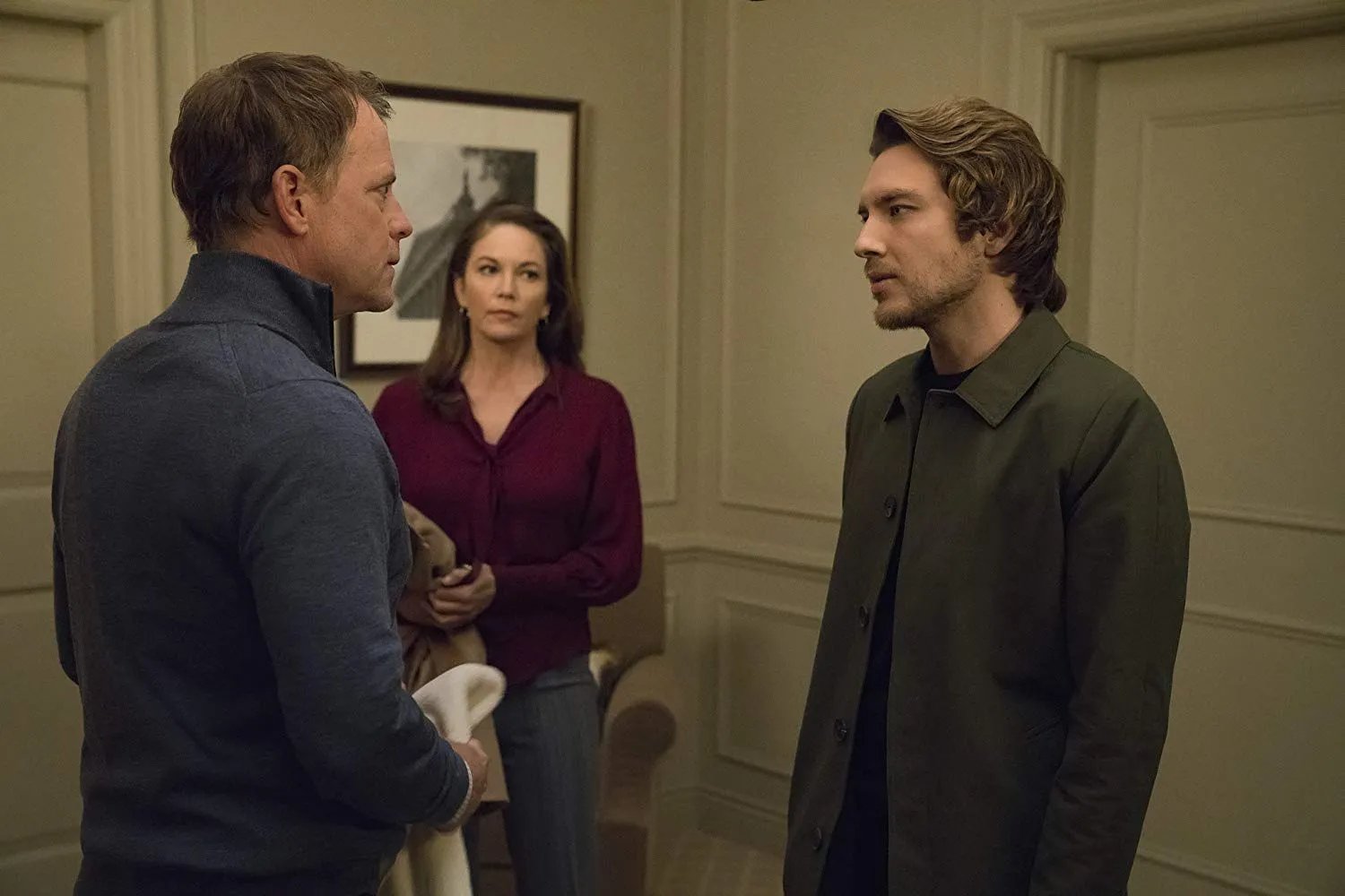 Szenenbild von House of Cards: Die Geschwister Annette (Diane Lane) und Bill Shepherd (Greg Kinnear) und ihr Ziehsohn Duncan (Cody Fern) mischen das Weiße Haus auf.