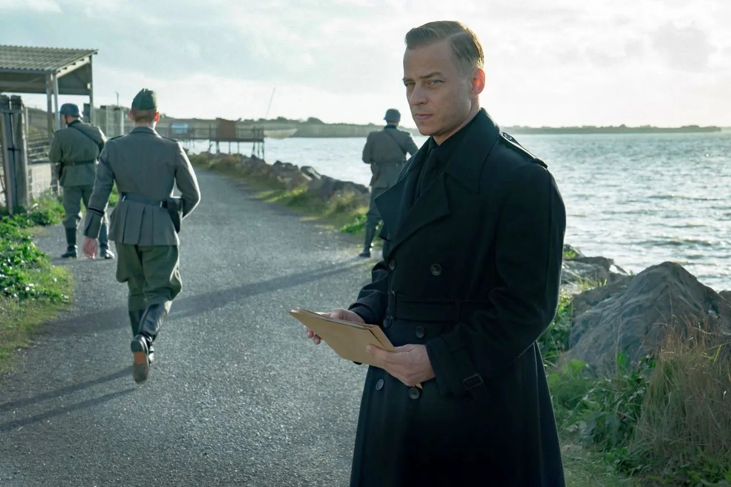 Hagen Forster (Tom Wlaschiha) bekämpft in Das Boot brutal den Widerstand.