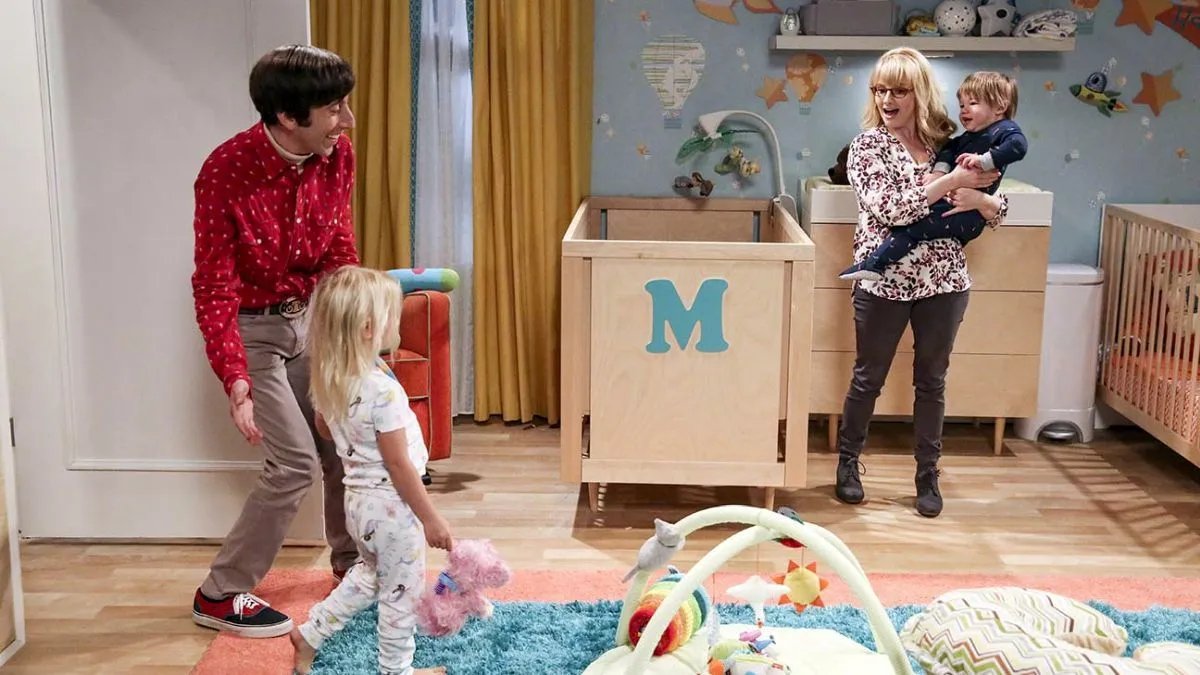 Das große Serienfinale von The Big Bang Theory: Howard (Simon Helberg) und Bernadette (Melissa Rauch) zeigen erstmals ihre Kinder.