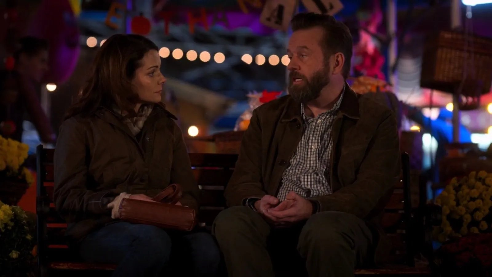 Kimberly Williams-Paisley und Dallas Roberts in Dolly Partons Herzgeschichten