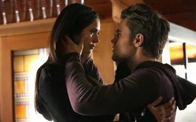 %26bdquo;The Vampire Diaries%26ldquo; versucht%26#039;s mit Romantik im Haus am See &copy; 2011 The CW
