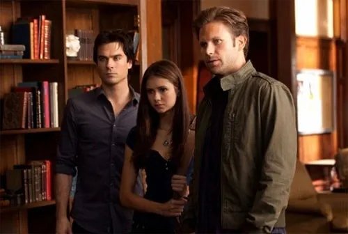Charaktere auf Mission in %26bdquo;The Vampire Diaries%26ldquo; © 2010 CW Television Network