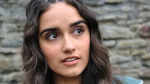 Asha Banks als Cara Ward