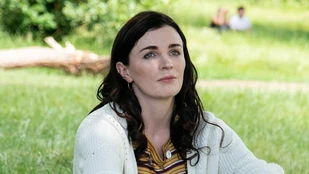 Aisling Bea als Lynn