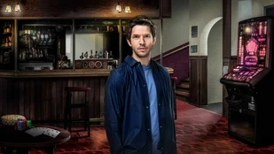 Damien Molony als Dylan