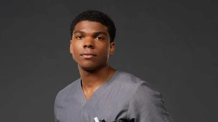 Spence Moore II als Dr. Nash