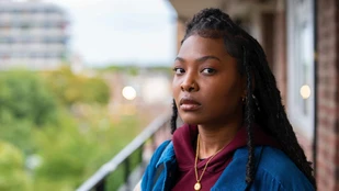 Déja J. Bowens als Vita