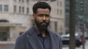 Isaiah Mustafa als John Sampson