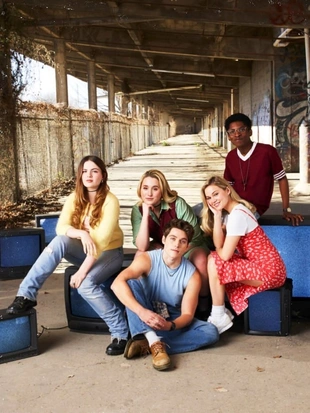 Staffel 1 Serienposter 3