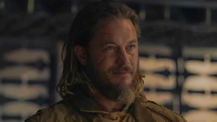 Travis Fimmel als Desmond Hart