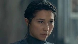 Aoife Hinds als Sister Emeline